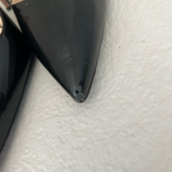 Worn and Refinished used Prada Saffiano patent leather pumps 39 - Picture 3 of 5